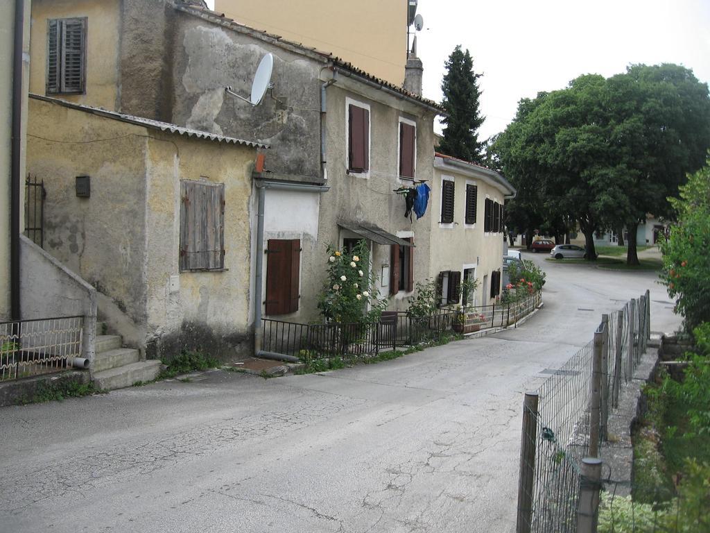Apartments Alen Pazin Exterior foto