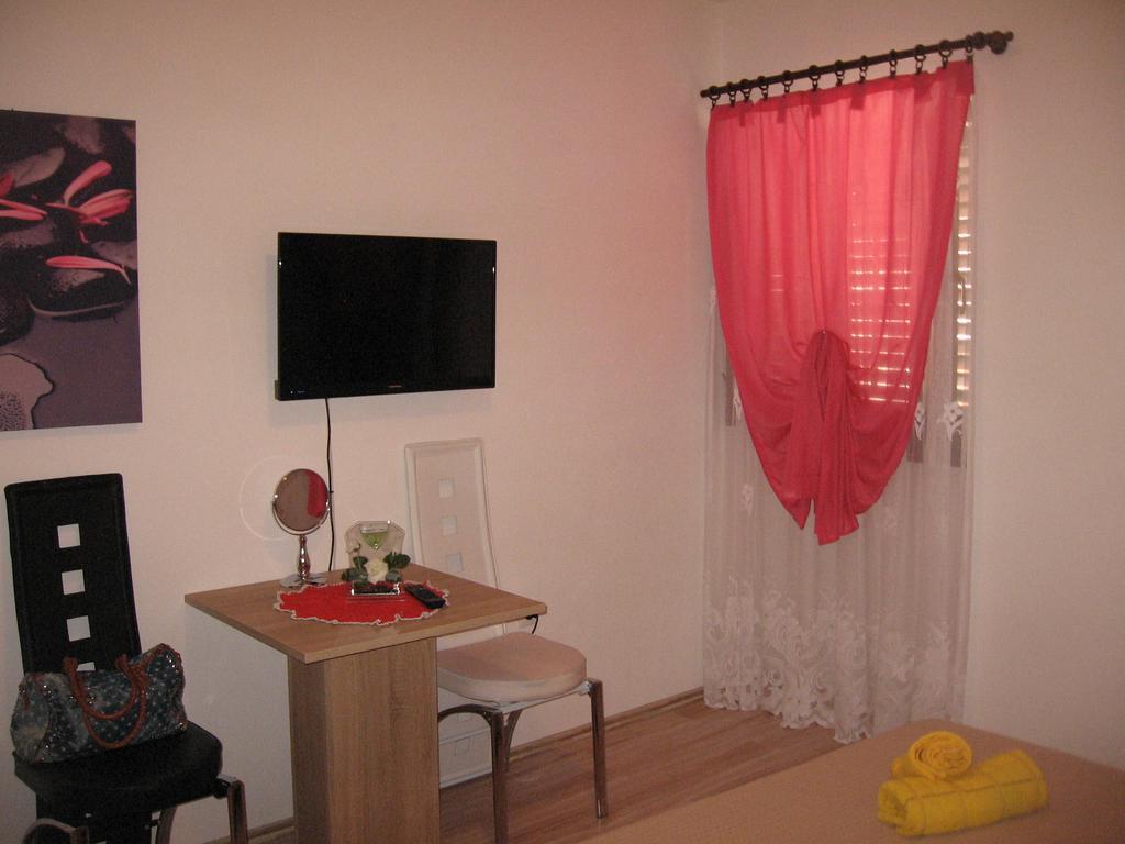 Apartments Alen Pazin Exterior foto